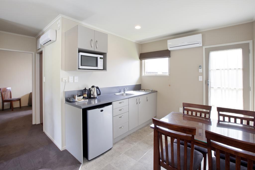 Colonial Court Motor Inn Tauranga Room photo
