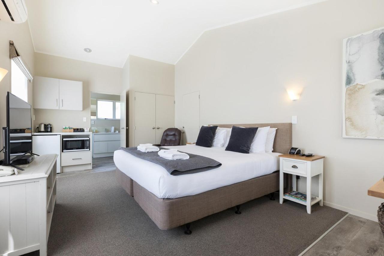 Colonial Court Motor Inn Tauranga Exterior photo